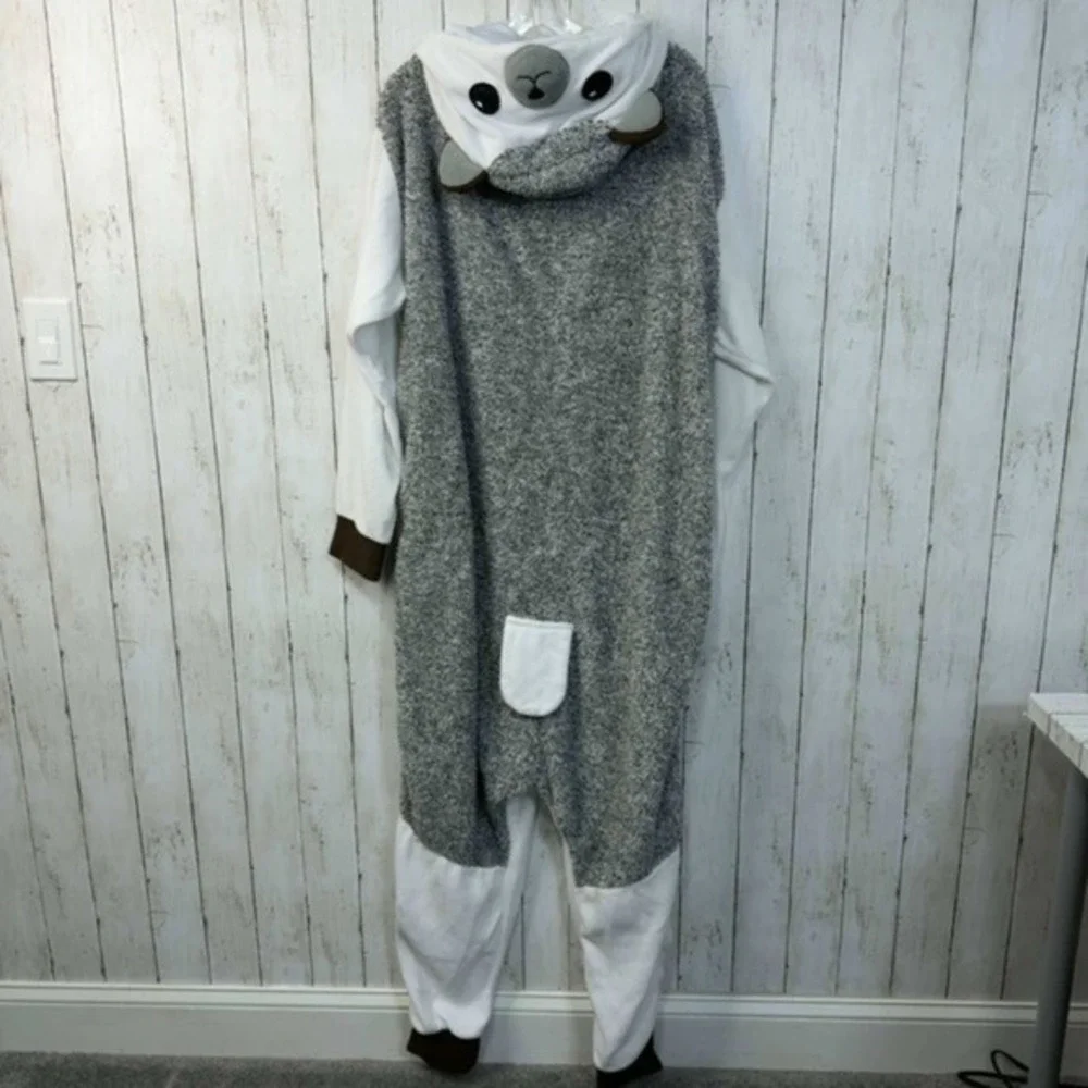 N/A women koala
